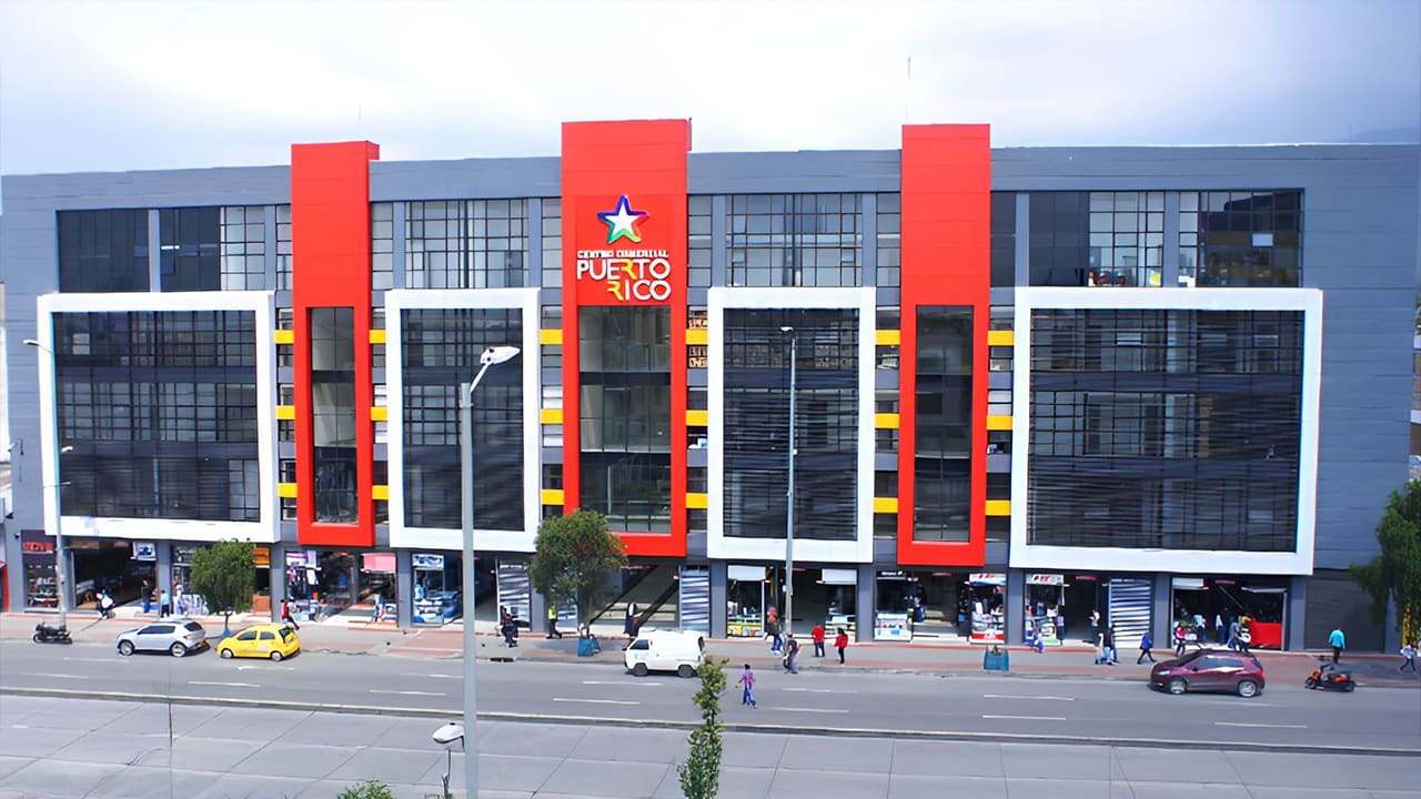 Pasillo comercial del CC Puerto Rico